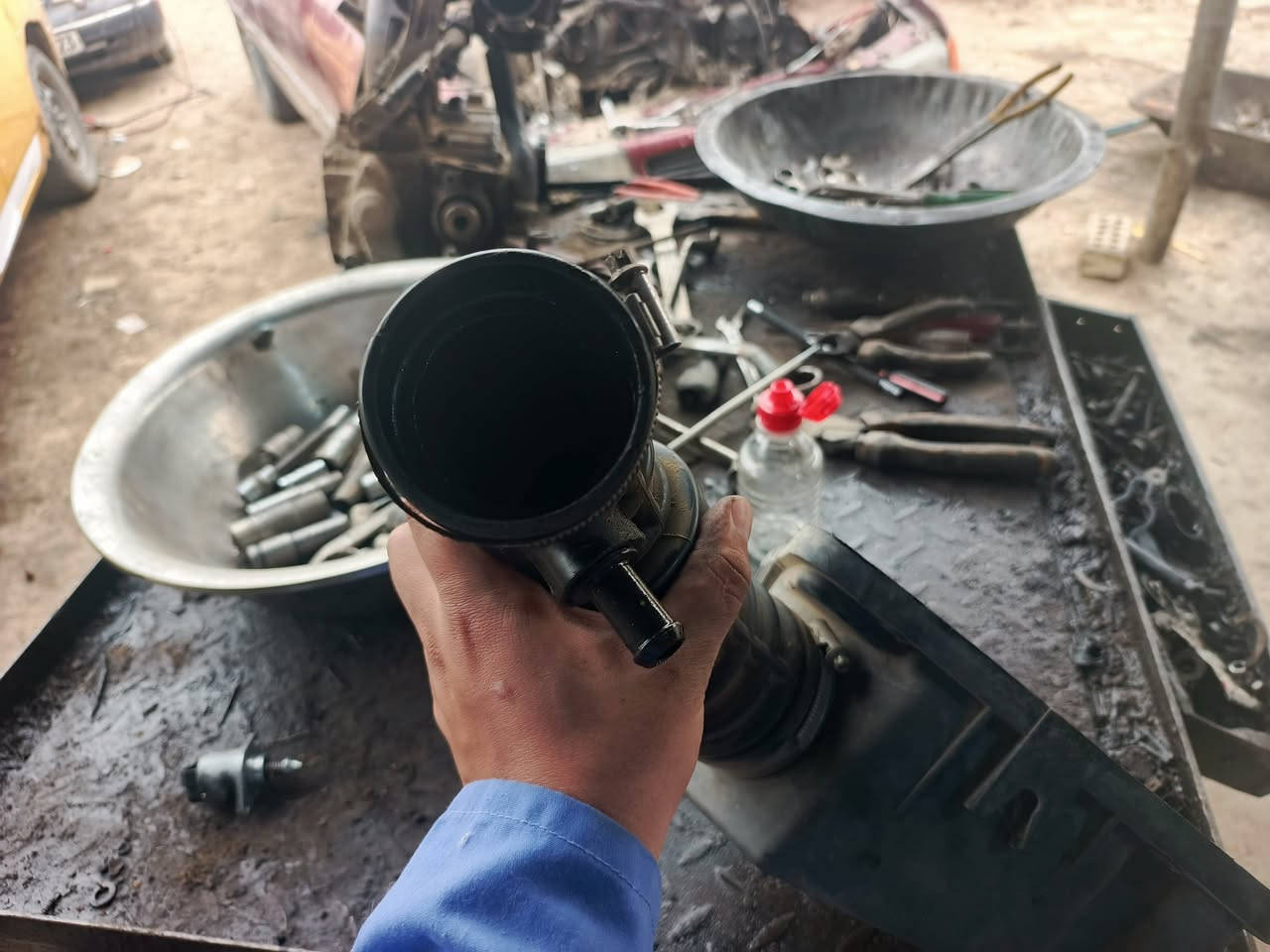 🚗 برمجة سيارات شاملة – أحدث الأجهزة
نقدّم جميع خدمات البرمجة والفحص الإلكتروني لجميع أنواع السيارات الحديثة والقديمة:
✅ فحص شامل للسيارة
✅ قراءة وتصفير الأعطال
✅ برمجة ECU
✅ برمجة القير (Gear)
✅ برمجة جويتر
✅ برمجة زاوية الستيرن
✅ إطفاء لمبة الأعطال
✅ ABS – TCS – Airbag
✅ فحص وبرمجة الحساسات
✅ إطفاء الرادار بعد التصليح
✅ فحص منظومة الوقود والعادم
❄️ قسم التبريد والتكييف
– فحص وإصلاح منظومة التبريد
– شحن وصيانة المكيف
– معالجة ارتفاع الحرارة
🛢 الإدامة الدورية لجميع أنواع السيارات
🔹 السيارات الناصية: 27 ألف
🔹 السيارات العالية: 35 ألف
📍 الموقع: أبو غريب – مدخل الشهداء – مقابل إسالة الماء
📞 للاستفسار والحجز:
مهندس محمد: ***********
مهندس خالد‏‪***********‬‏
