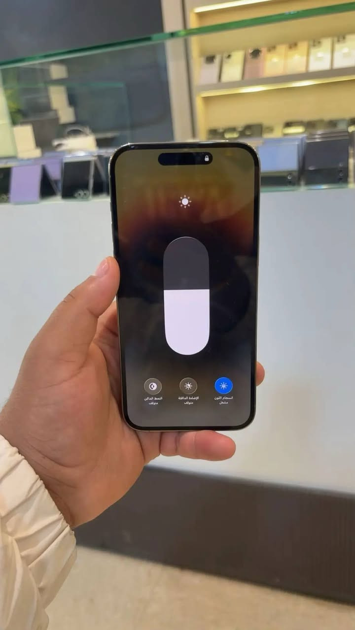 للبيع ايفون 14برو ماكس ذاكرة 256بطارية 84 لوك الجهاز السعر خاص او مراوس مكاني الكمالية ***********
