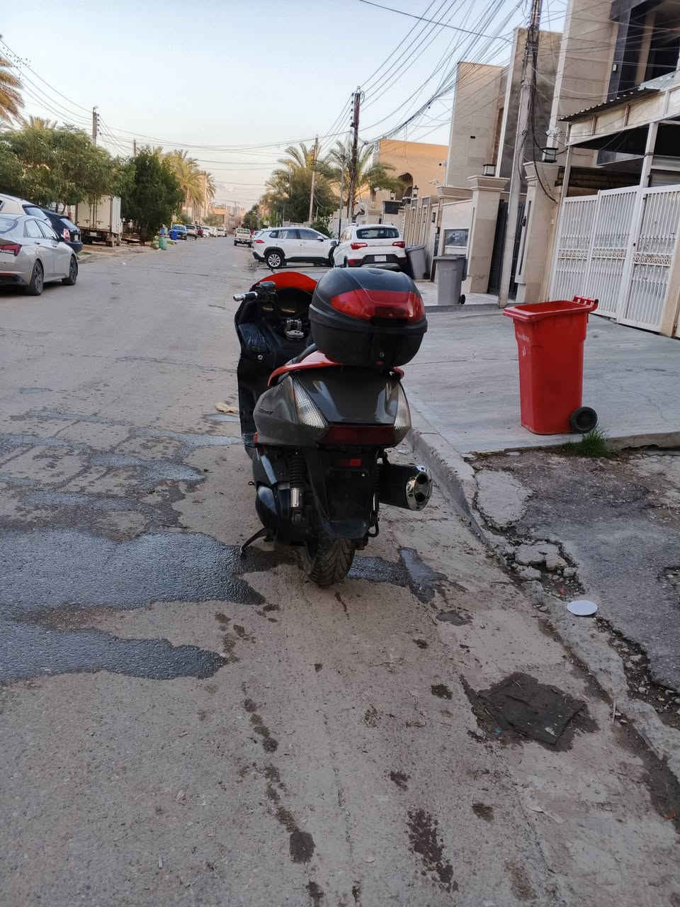سلام عليكم
دراجه سلفر ونج 
كوم حديد 
قيم وخذ بل يرضي لله 
***********
