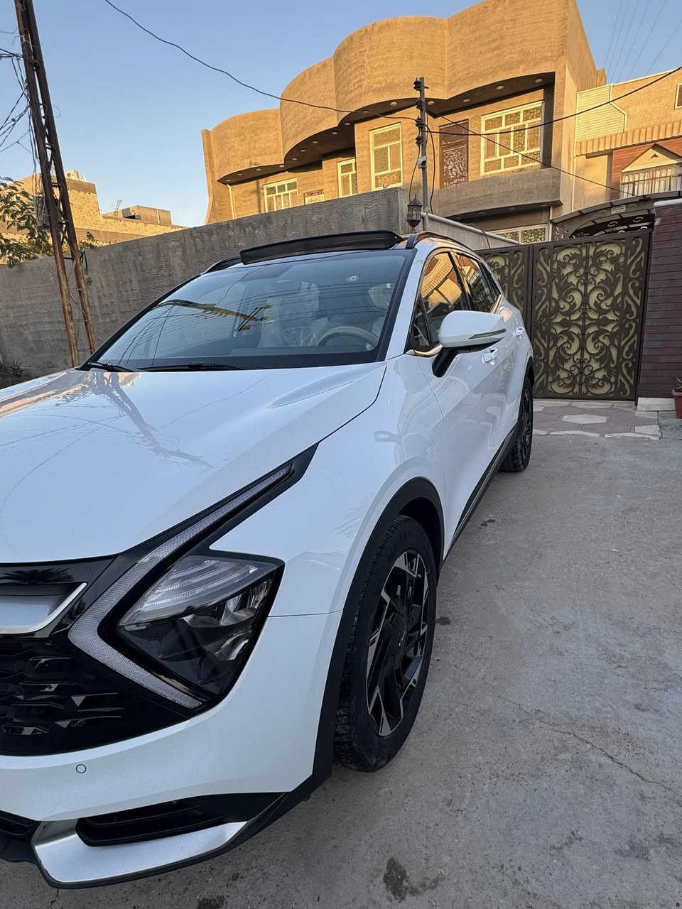 كيا سبورتج خليجي موديل 2024 رقم بغداد بأسمي مكفولة كفالة عامة لاشخط ولارصعة ولابارد ولاتكحيل 
كير ومكينة وحدادية وتبريد مكفولات السيارة شرط الفحص ماشة 26 الف كم
فول مواصفات بصمة تشغيل عن بعد جنطة كهرباء بانوراما شاشة كامرة حساسات امامي خلفي شفتات ستيرن مري شفط اربع انظمة قيادة تدفئة بالكشنات رادارات ويل حجم 19 وباقي المواصفات  
مكاني بابل حي الامير 
السعر 233 
***********
***********
