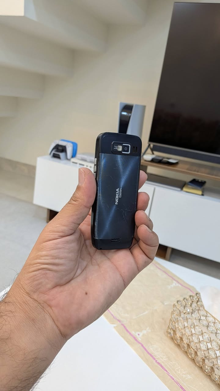 Nokia E52
فقط جهاز 
شغال بدون اي عيب


**إذا كنت صاحب هذا الإعلان وتريد حذفه لأي سبب، رجاءا أرسل رسالة إلى الدعم الفني**