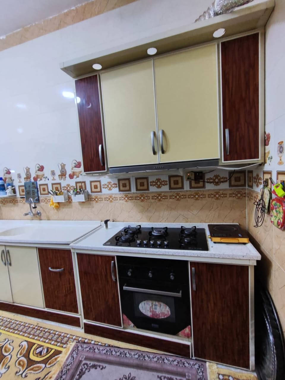 كاونتر تركي للبيع حطاطة شغل درجة اؤلى كامل مع الطباخ بلازما سطحي مع مرشحة مع الشواية  السعر مليون و١٥٠ الف وبيه مجال بسيط للتواصل ***********
