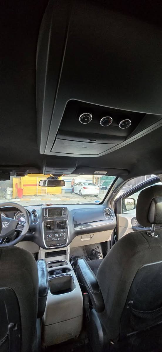 دوج كرفان 2016 كلين للبيع لون حبري نص فول بيبان ميكانيك وجنطه ميكانيك شاشه قلاب كامره تلفزيون خلفي تبريد ثلج تشغيل عن بعد محرك 3600 vvt كير محرك كهربايات مكفوله منضومة تبريد كامله جديده كشن سياحي شاشه قلاب ماشيه 82 قابل للزياده حداديه 90% عوزها بس بوش طبله ما تكلف 50 لايت زنون يسوي اليل نهار السياره فول نضافه ومصروف عليها جواها تخم تاير جديد لغد شواصي مكفولات السياره هنا بالعراق انضرب عندي الباب السلايد وره الصدر ضربه كلش خفيفه دراجه ضربته وبدلته نفس الون وعندي صور الباب قبل لا ابدله والسونار الموجود قبل تبديل الباب السياره جديده وما بيها اي نقص وبالعافيه على الياخذها السياره باسمي مداور ثاني يوم السعر 165 وبيها مجال بسيط للاستفسار ***********
عنواني بغداد الغزاليه
