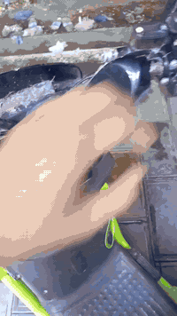 الجاملغ والدرع الخلفي موجود بس شلعته علمود اغسله
بطاريات جديدة موديل 2025 شهر 11 نوع ونلي الأصلية 
عقل جديد 2026
ملف جديد 2026
سكليتر جديد
شاشه تعرض السرعه والاعطال كلها 
سرعتها 60 بل عداد الحقيقي 40
الدراجه تمشيك بل شحنه الوحده 70 كيلو حقيقي وعل فحص
وبقية المواصفات معروفة بل شحن 
... المرايات شديت اليوم زوج جديد معليك الي بل صور تك مكسور..
السعر 250 الف مكاني بغداد شارع حيفا


**إذا كنت صاحب هذا الإعلان وتريد حذفه لأي سبب، رجاءا أرسل رسالة إلى الدعم الفني**