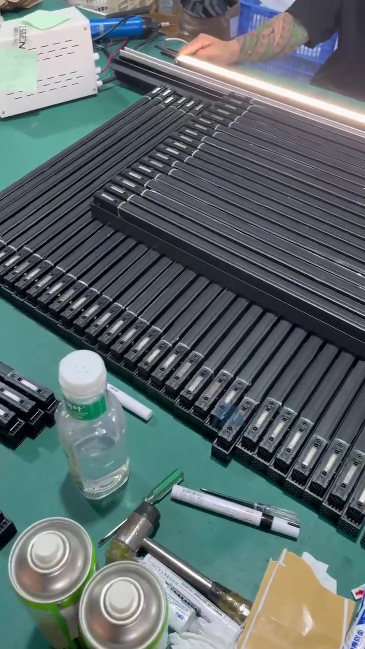 Production snapshot of magnetic track lights.
Equipped with professional production lines.
Customization and bulk orders are available.
Welcome business negotiation and cooperation inquiry.
#MagneticTrackLight #LEDLightFactory #LightingManufacturer #CommercialLighting #InteriorLighting #LEDLamp #FactoryProduction


**إذا كنت صاحب هذا الإعلان وتريد حذفه لأي سبب، رجاءا أرسل رسالة إلى الدعم الفني**