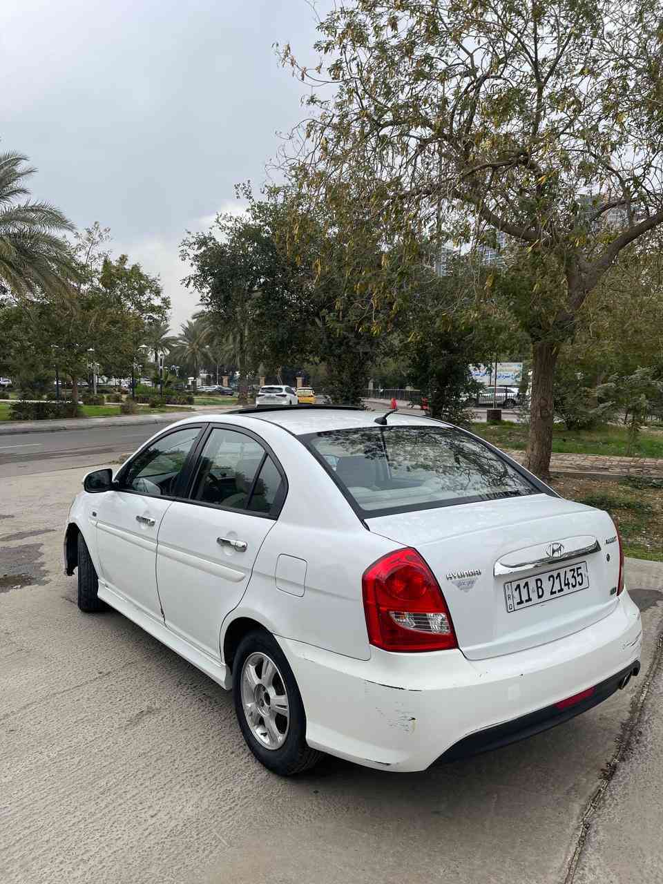 اكسنت شكل رياضي 2011 خليجي
تخم تاير جديد 
بلكات نوزلات جدد
غرفتها بلاديه 
ضررهها فقط صبغ جاملغ خلفي عكس السايق بدون دواخل وبارد الباب الخلفي عكس السايق 
مكينه 1600 
كير خير من الله 
تبريد شغال 
مكان السياره بغداد الطوبجي 
رقم : ***********
