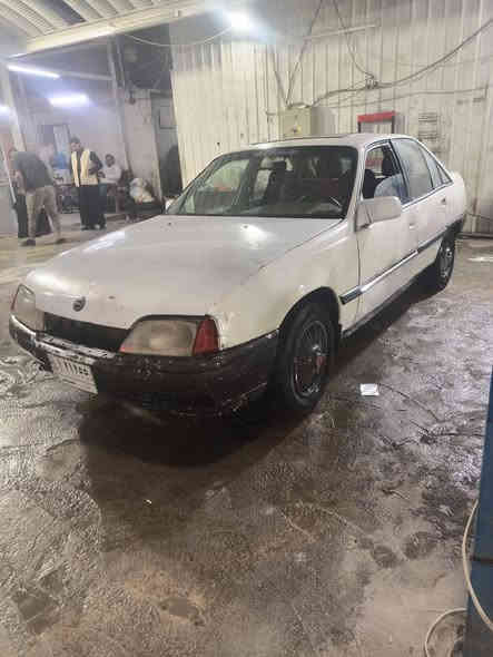 سلام عليكم اوبل موديل 88مكينه 2000 صدر خلفي وامامي كير عادي سنويه مشروع وطني تحويل مباشرالسعر 18 مكاني بغداد الدولعي واي استفسار اتصل *********** واني خادم
