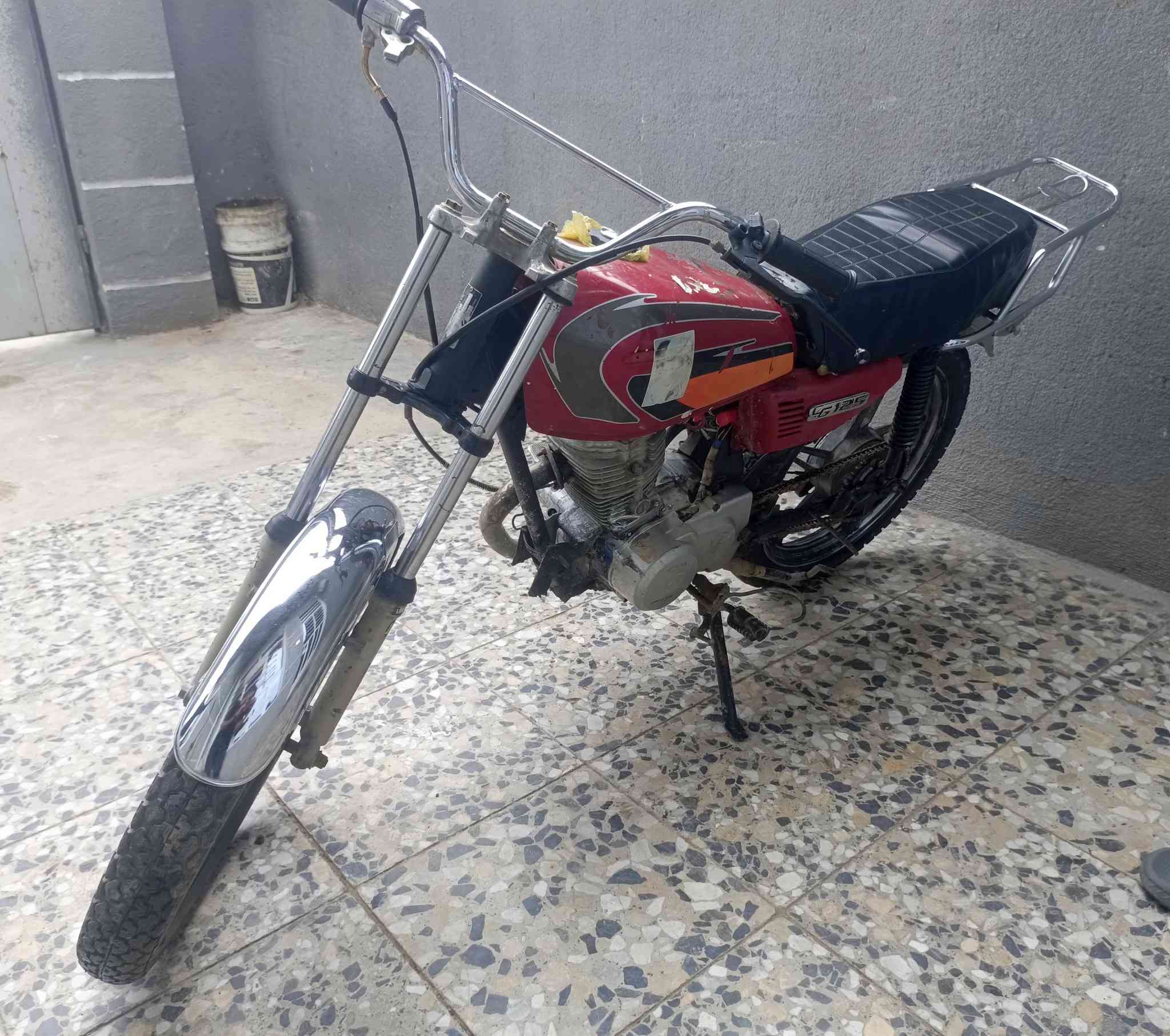 السلام عليكم
دراجة ايراني للبيع
4گير رياضي
صالنصة وعقل فصلات 
ويل وتاير خلفي بوكسر 
مكينة نضيفة
موديل 18
لا تبخير ولا تنقيص ولا تعبر دهن 
سعرها 350 وبيها مجال 
الدراجة كفالة سرقة
عنوانها بغداد جسر ديالى القديم 
للأستفسار اكثر ***********
