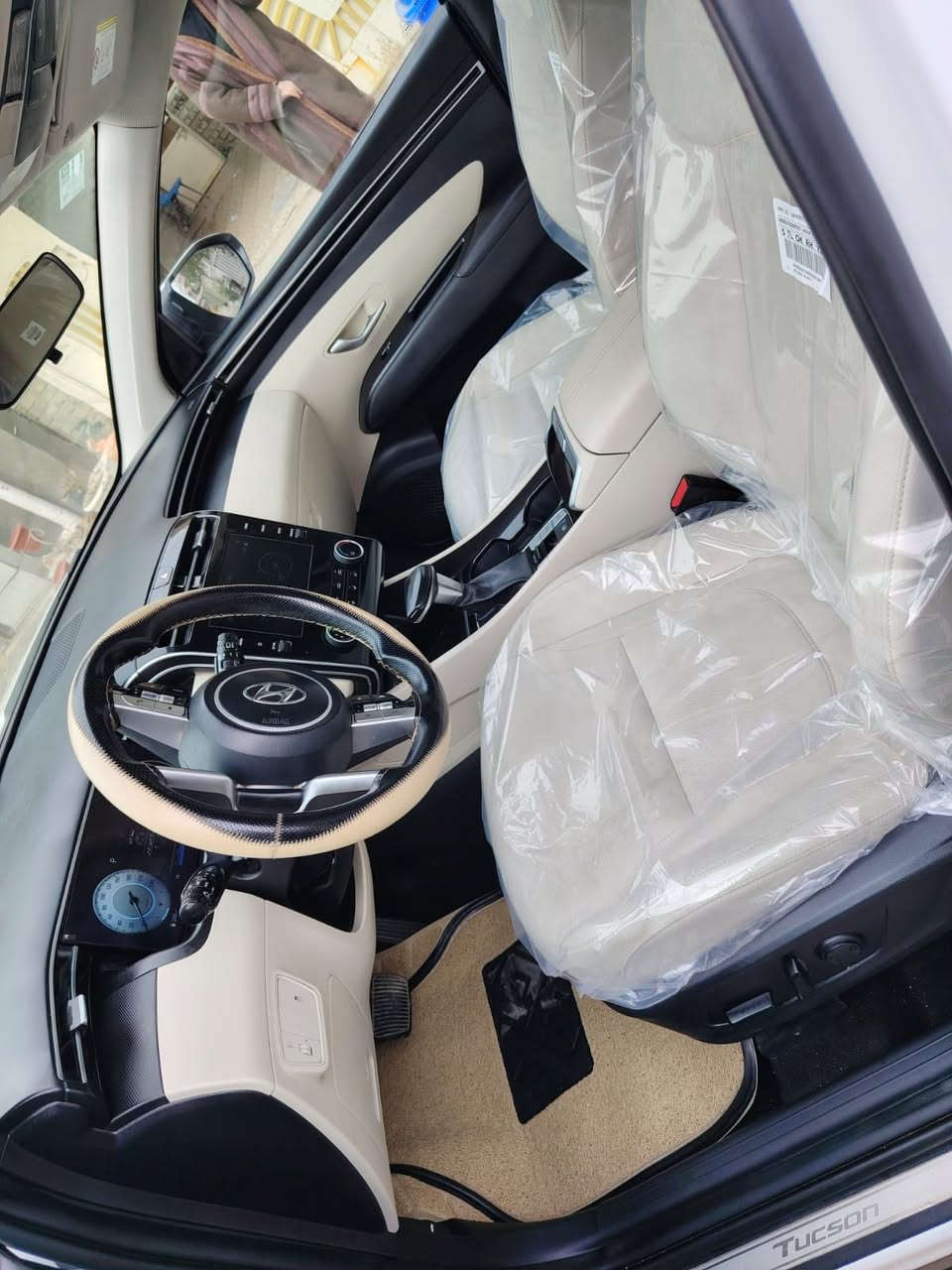 توكسان للبيع موديل ٢٠٢٤ خليجي السياره فول مواصفات بصمة تشغيل بصمة ابواب رادارات جانبيه اشاير بالمري كشافات مري شفط شاشه ديجي تال سايد بريك بصمه حساسات كامره شاشه كبيره كشنات جيهتين كهربائي فول للاخير عدى الفتحه كفاله عامه السياره بيها فقط بارد جوه الرقم الخلفي رقم بغتحويل ثاني يوم مكان السياره بغداد البلديات السعر ٢١٢ يعني شدتين و١٢ ورقه ***********
