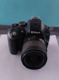 /كامره نيكون 5300 نضافه 95 ب100 كامله ويه ارام والكيبل والجنطه السعر 5...