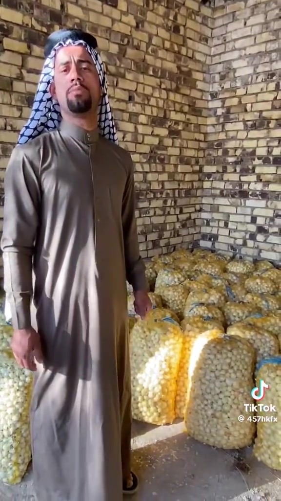 للبيع بصل فسقة حار درجة اولة متعهد المكان زيد بن علي محافضت بابل قضاء الكفل للستفسار على الرقم ***********او ***********
