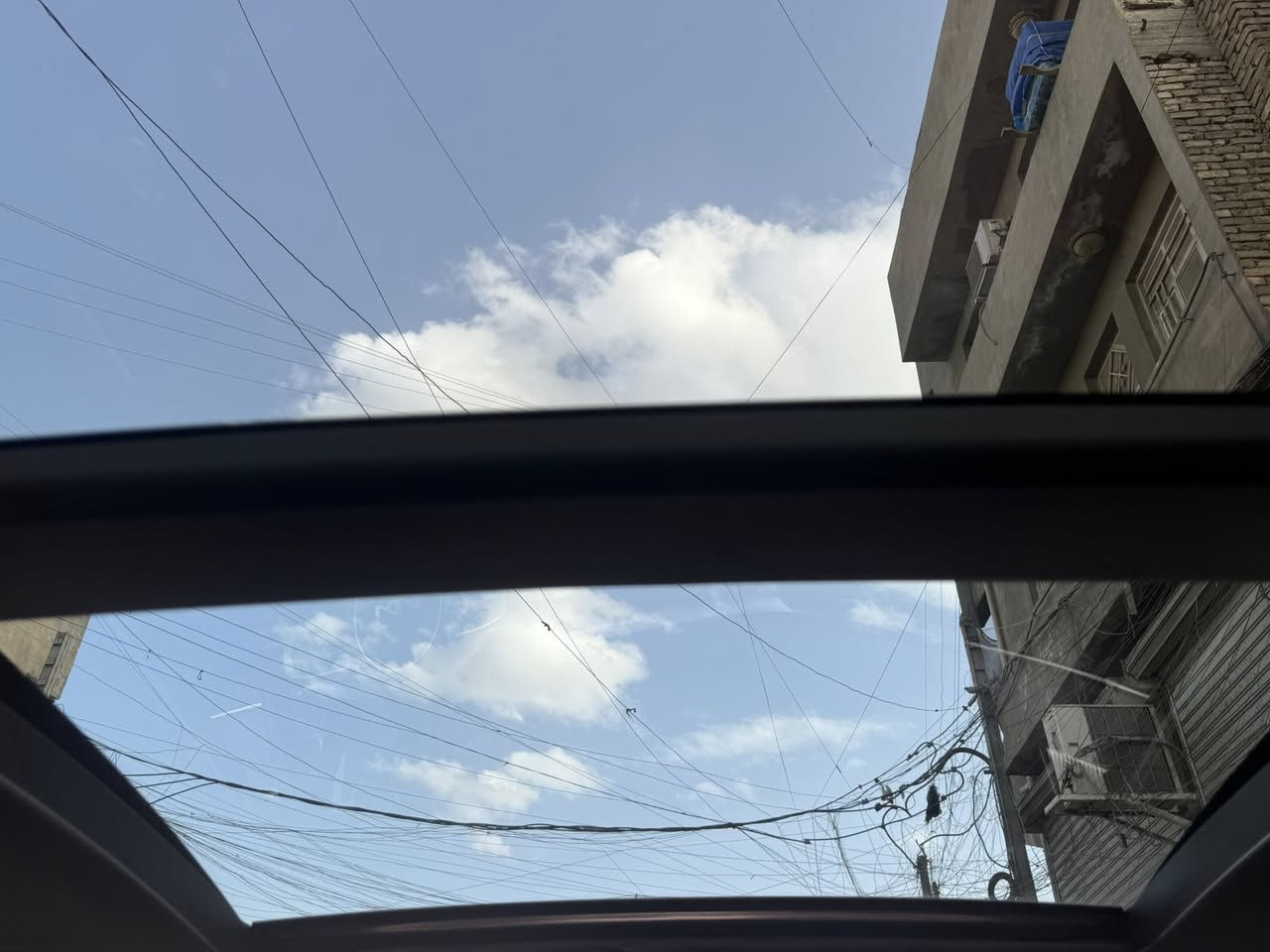 السلام عليكم كي فايف موديل ٢٣فول مواصفات سيارة كلين مابيها حادث فقط دعامية امامية مرشوشة للجمالية سيارة ماشية ٢٣السيارة معروضة ٢١٧وبيها مجال ***********
