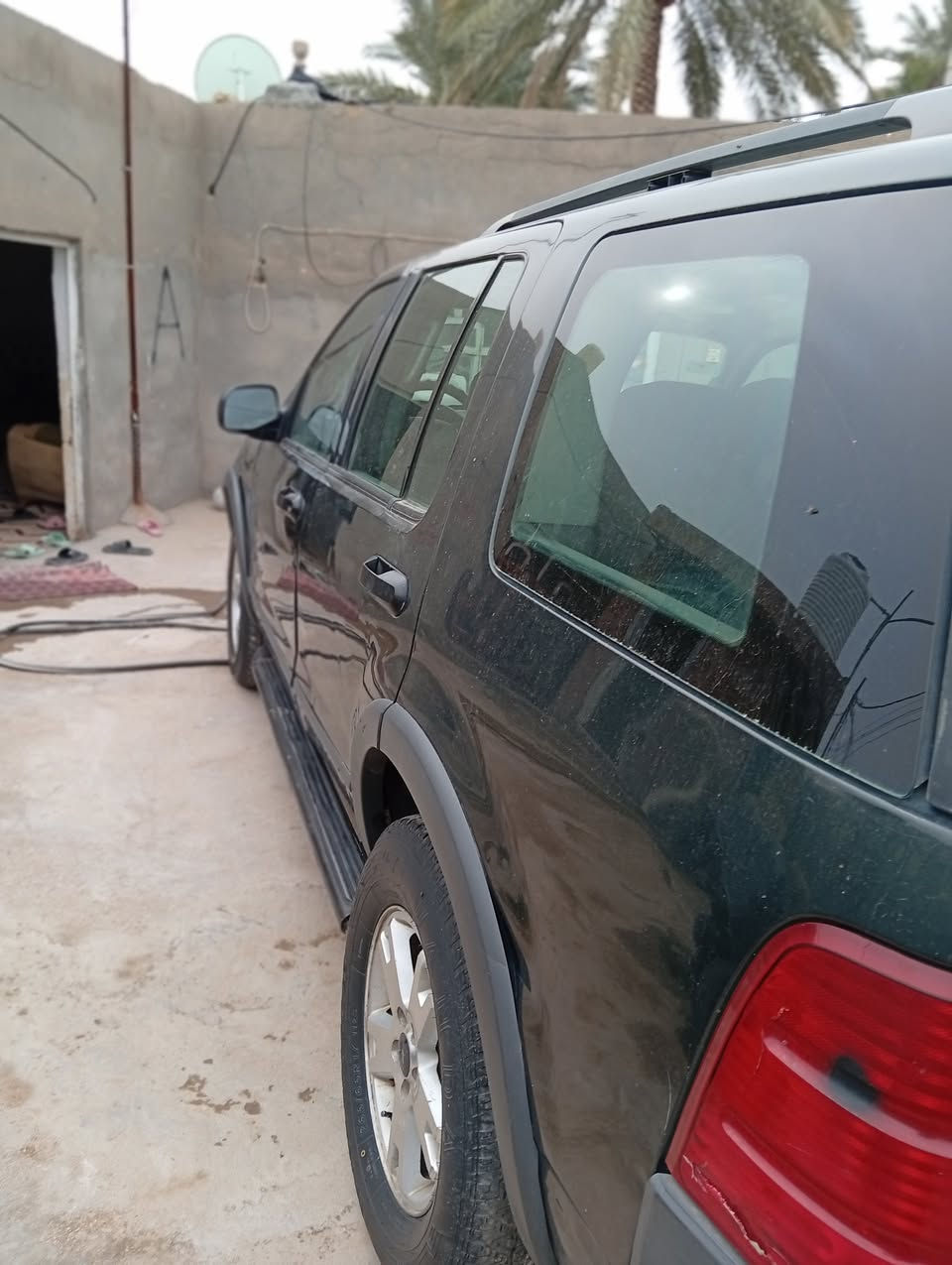 سلام عليكم ورحمه الله وبركاته 
سيار فورد اكسبلورر موديل 2004
مزاد وزار الداخليه وتحتوي السيار على سبع راكب
محرك وكير حويه جداد في فئتي 3000
كتابها مشطوب ومكمل شطب لاستفسار أكثر 
اتصل على هذا الرقم ***********
