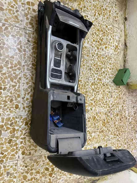 حصان فورد اكسبلورر 2021 الى 2025 يرهم
السعر 600$ قفل  
تفصيخ نظافه 100% 
***********
