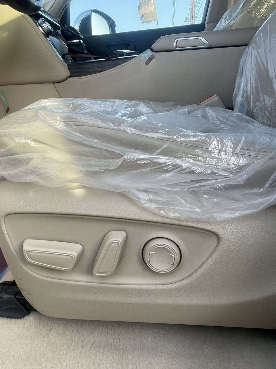 لاندكروز 2023  VX لمتد كفالة عام ماشية 48  بسمي محرك 4000 تنفس طبيعي مكان بغداد للتواصل ***********
