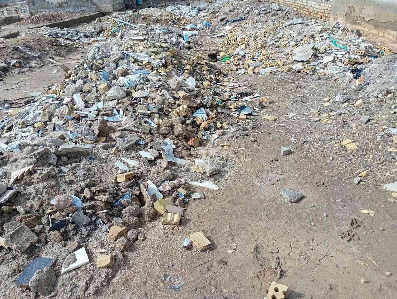 سلام عليكم قطعه ارض للبيع مساحه 200 متر مكانهه سبع قصور شارع المشروع المنطقة المقابيل ثعالبه ماي كهرباء خدمات جاي يشتغلون بيهه مجاري وتبليط بناء مفتوح بيهه سعرهه 22 رقم الهاتف *********** وشراي ينتصل
