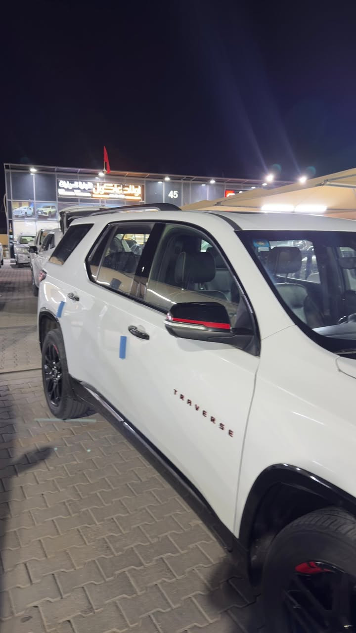 شوفرليت ترافرس مديل 2022
فئة بريمير اعلى فئة 
محرك 3600cc ستة سلندر
اربع بصمات مع بصمة تشغلين 
كامرات محيطية 360 
مراية كامرة خلفية 
مقاعد جلد تدفئة وتبريد 
ستيرن تدفئة 
سقف بانوراما امامي وخلفي 
حساسات امامي خلفي 
رقم بغداد باسمي تحويل ثاني يوم 
حادثها امامي بسيط 
تصليح ربع البنيد + صبغ 
السعر 230 ورقة وبيها مجال 
السعر مال مستعجل ماكو بهيج سعر 
مكانها كربلاء 
رقم الهاتف : ***********

