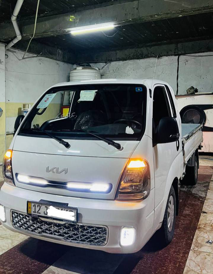 سلام عليكم للبيع 
كيا حمل موديل 2025 سستم
مكفوله كفاله عامه حتي شخط مابي بشرط
مرقم كامل نينوي باسمي تحويل شرط ((بيها حصه كاز جاهز)) 
كير و محرك و تبريد و شواصي كلو بشرط
ماشية 6 الف فقط حسب زيرو 
سيارة عل وضع الشركه 
داخل قيسي بعدها باللايلون عل وضع الشركه
السعر 183 وبيها مجال للشراي
مكان السيارة دهوك 
للاستفسار 
***********
*********** دهوك, العراق
