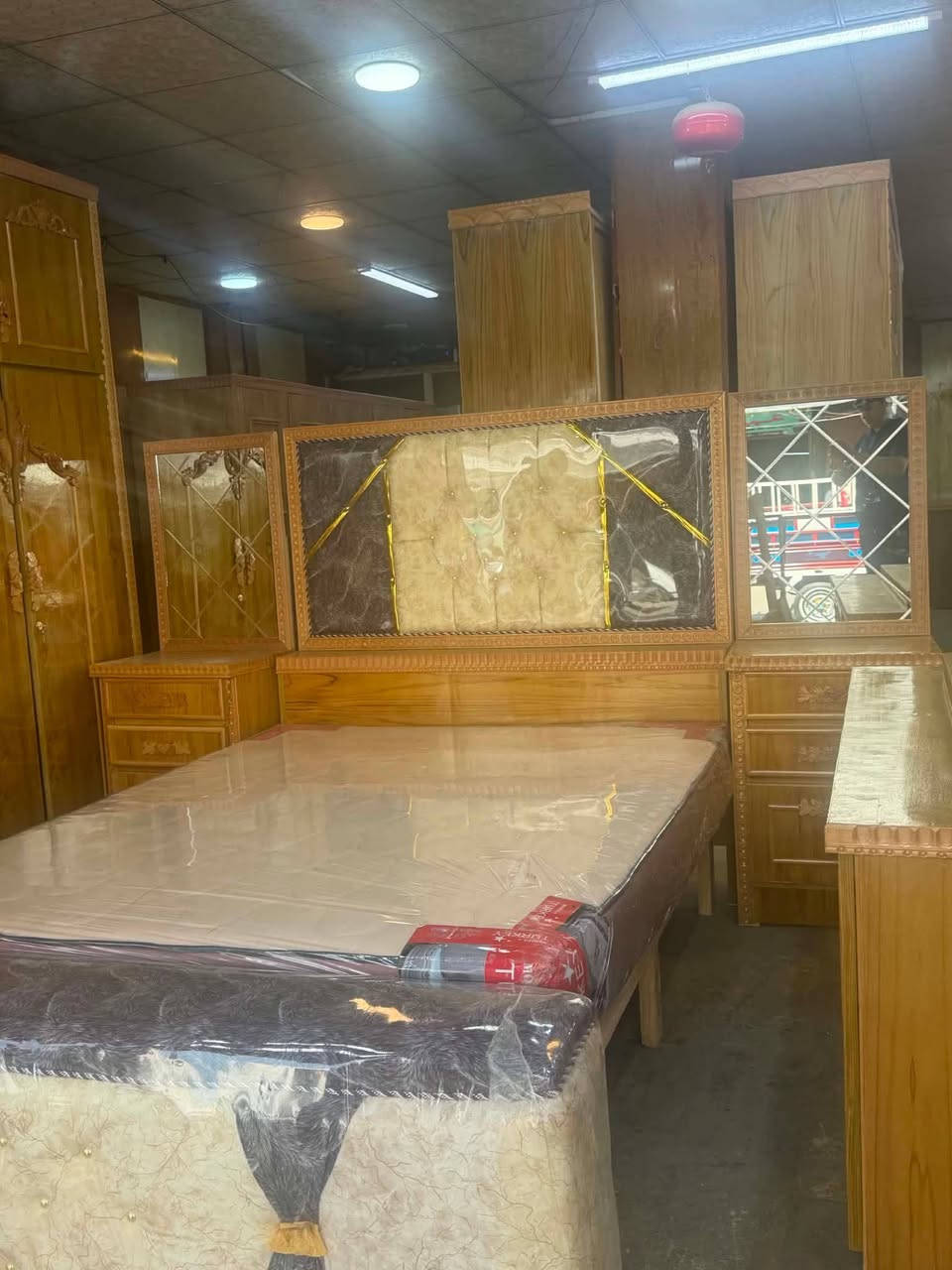 غرفة نوم صاج جديدة من المعمل مباشرة! 🪵✨

السعر: 950 ألف فقط.

الخشب: عراقي ثقيل صاج متين (شغل موصل).

التوصيل: متوفر للموصل وكل محافظات العراق.

📨 للطلب والاستفسار: راسلونا خاص.
المندوبة: غسق 🌸


**إذا كنت صاحب هذا الإعلان وتريد حذفه لأي سبب، رجاءا أرسل رسالة إلى الدعم الفني**