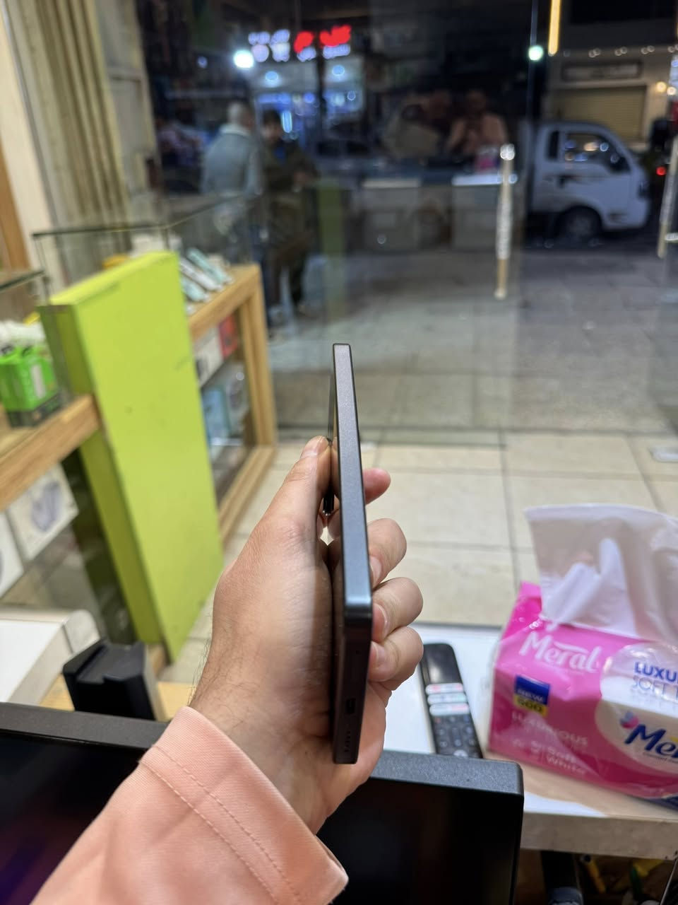 Poco x7 pro
كلش نضيف
ذاكرة 256 
ملحقاته كامله
***********
