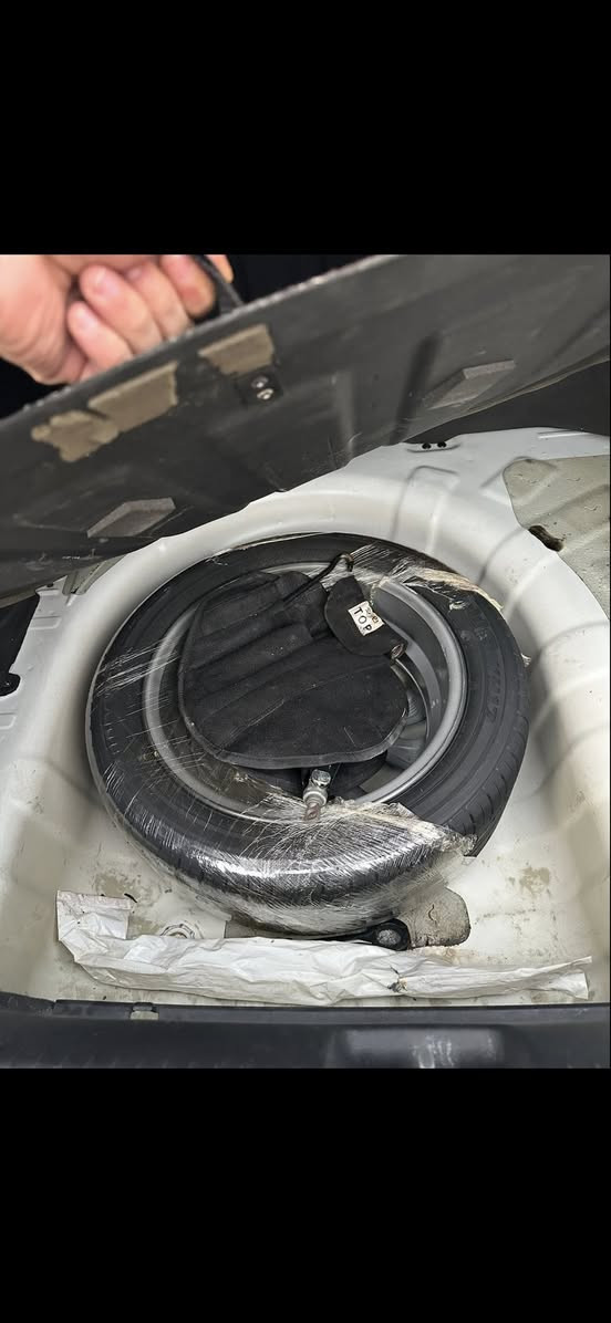 السلام عليكم  للبيع سياره اكسنت  خليجي موديل ١٧  فول  مواصفات ماشيه ٥٥ الف حقيقي   المكينه ١٦٠٠ دوش ام القطرتين السياره خليجي مكفوله كفاله عامه عده بارد بسيط جدا جدا بالجاملغ الامي السياره كلش نضيفه ع وضعيه الشركه  شاشه تدعم  كار بلي    السبير منازل ابد  الله شاهد سياره اعبيه كله محسن بالعافيه ع ياخذه اللوحه جديده سياره  باسمي تحويل ثاني يوم 
السعر: ١٢٣ بيهه مجال بسيط
الاتصال على الرقم : ‭٠٧٧٢ ٩٣٨ ١٩٩٥‬
