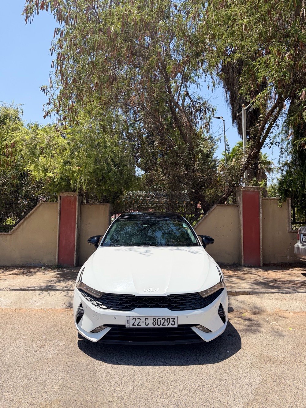 Kia K5 2023 خليجي وكالة نيم

رقم اربيل باسمي شرط التحويل 

⁠

🟠 المواصفات والملاحظات
•محرك 2000
• ⁠بصمة تشغيل
بصمة ابواب 
تشغيل عن بعد 
• ⁠بانوراما 
• ⁠حساس خلفي وأمامي 
• ⁠كامرات 
• ⁠كشنات جلد 
• ⁠كشن كهرباء 
• ⁠كشن هيتر 
• ⁠داخل تبني
• ⁠تبريد قطعتين 
• ⁠باقي المواصفات معروفه 

الضرر ضربه خفيفه بالصندوق معدل بارد فقط

📍 مكان السياره موصل

☎️ رقم صاحب السيارة 
***********
*********** 

واتساب
تگدر توضحلي شنو الفئة بالضبط من الـ Kia K5؟ يعني EX / GT-Line / غيرها، وهل هي وكالة نيم خليجي 100% لو بيها أي إضافة أو تبديل؟: 
وكالة نيم الخليجية 100‎%‎
شكد ممشاها الحالي بالضبط؟ وهل عندها صيانة منتظمة أو كتلوج/دفتر صيانة يثبت الأعمال؟: 
80 k 
بالنسبة للضربة الخفيفة بالصندوق: هل أثرت على الشاصي أو الخلفية، وبيها فتح إيربگات لو لا؟: 
جميع الايرباكات سليمه 