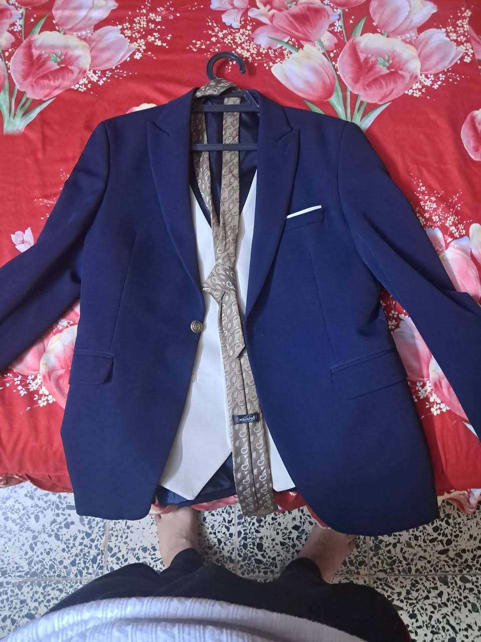 سلام عليكم ستره للبيع طبعا ماملبوسه هواي السعر خاص وتددلل *********** واتساب ويدلل
