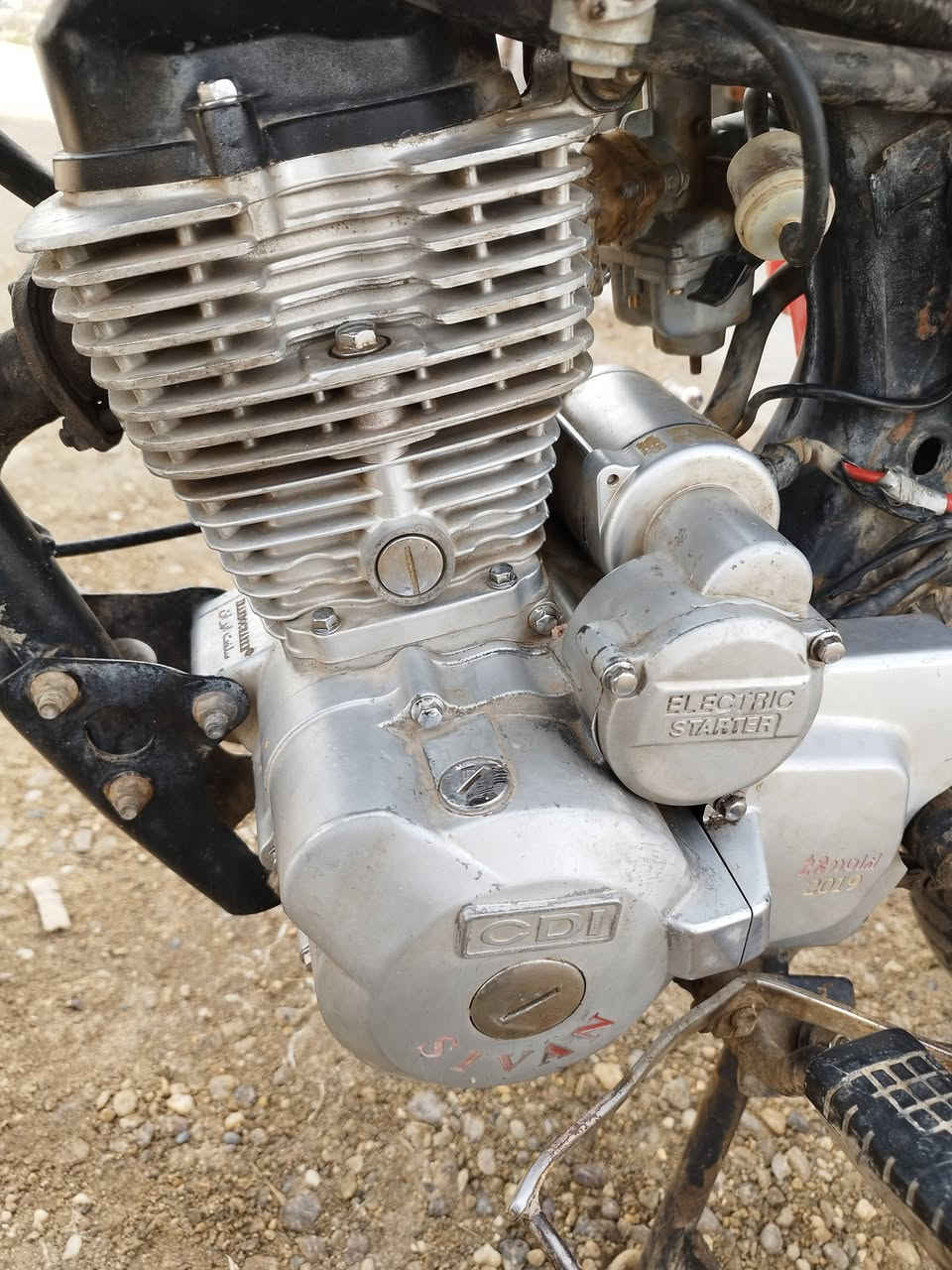 #للبيع_سيفان_موديل_19_
كهربايات شغاله وكله مبدل جديد
محرك فول شلعه ومعدل
لٱ دخان ولا تنقيص 
رون سرعه شغال
سلف وهندر شغال
تايرات جدد 
نقصه فقط الكير يفلت ع ثالث
سعر 350 وبيهه مجال مكاني رضوانيه طريق معمل زينب
***********
