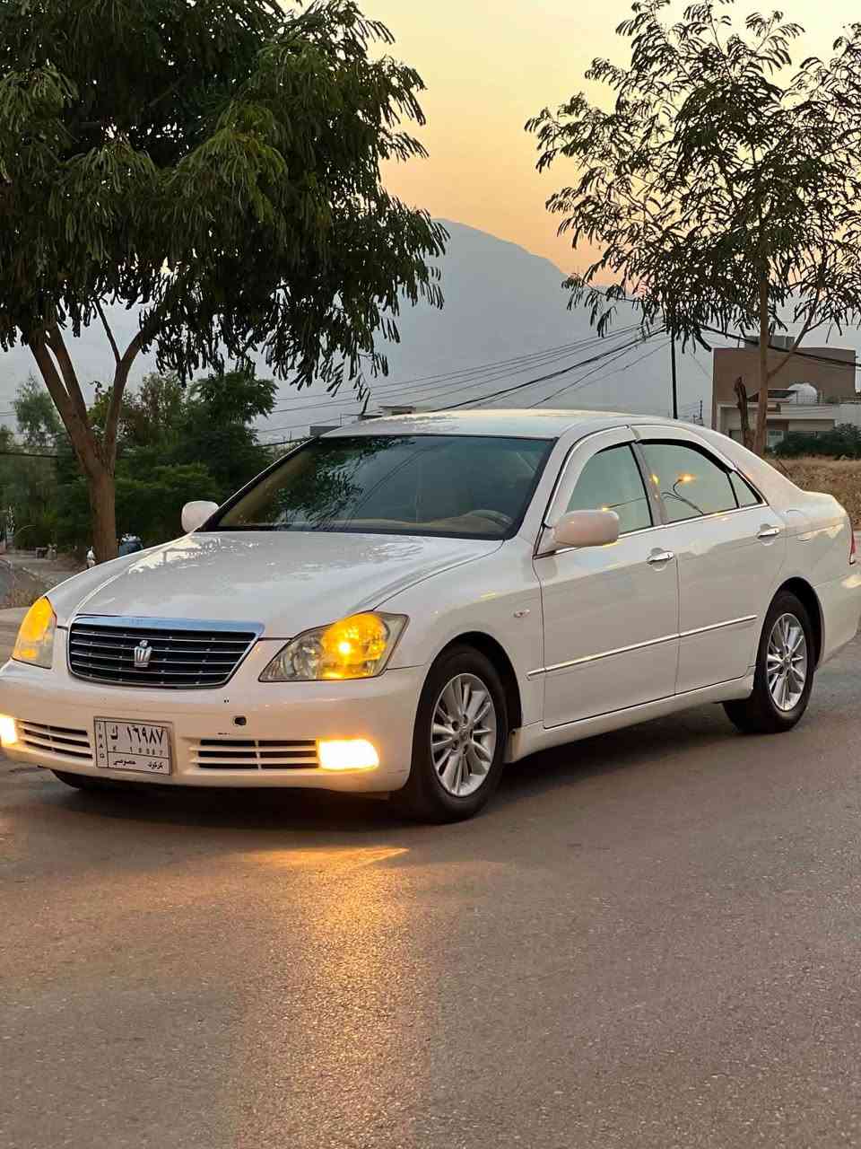 شاهینە ڕۆیاڵ بڕاوە
سپی ناو زەرد
(١٨٢)بێ دوکەڵ
ڕۆنی گێڕ و مەکینەی گۆڕاوە
کۆدی هەیە و بەناوی خۆمەوەیە
بێ بۆیاخ
٣ دوگمە
شاشە
٣ پەردە
٤ کوشن کارەبا
سەلاجە و مەرکەزی 
برێکی بەسراوە
کۆمپرێسەری ئیش ناکات و دەبڵێکی ئەوێ لە سعرەکەی بۆت ئەشکێنم
گێڕ ومەکینە دەعم و لێدراو کەڤەر  بە شەرتی فەحس
سعری (٥٠)گەڵاو مەجال
(***********) دار بنديهكان, السليمانية
