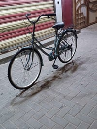 بايسكل سياحي نظيف وجديد صار شهر من اشتريتة مواصفات كاملة اي نقص مابي ب...