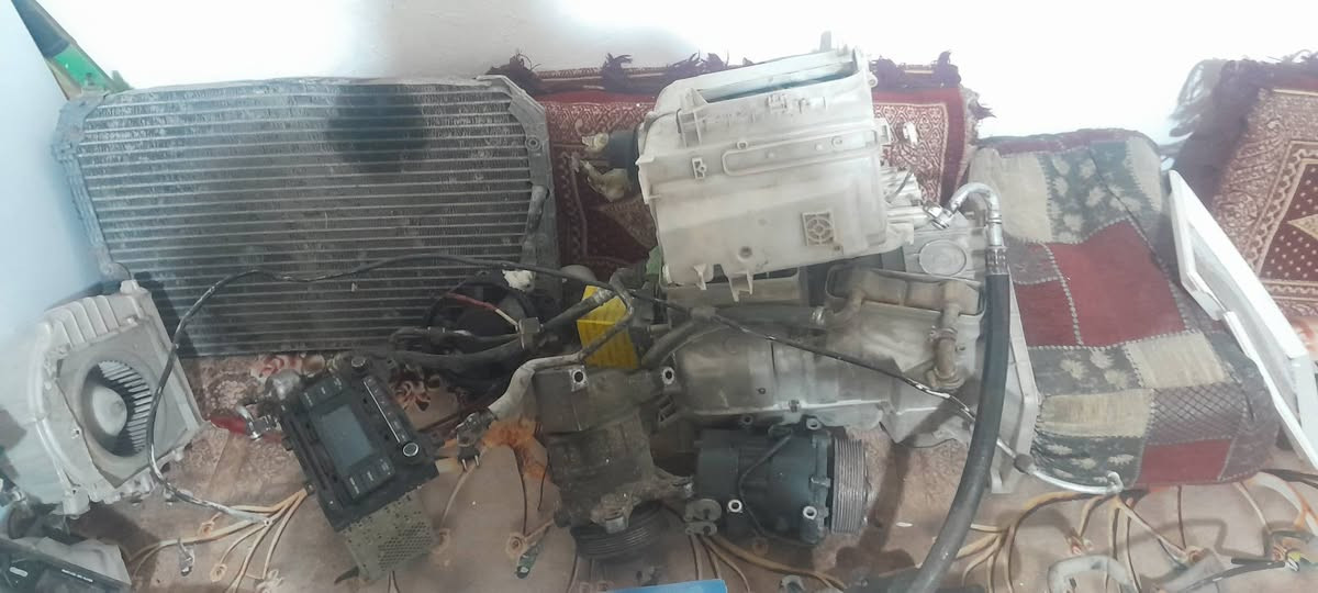 اسلام عليكم من رخصت الدمن المحترم البيع قيم بل يرضي الله  العنوان البصره الزبير ***********
