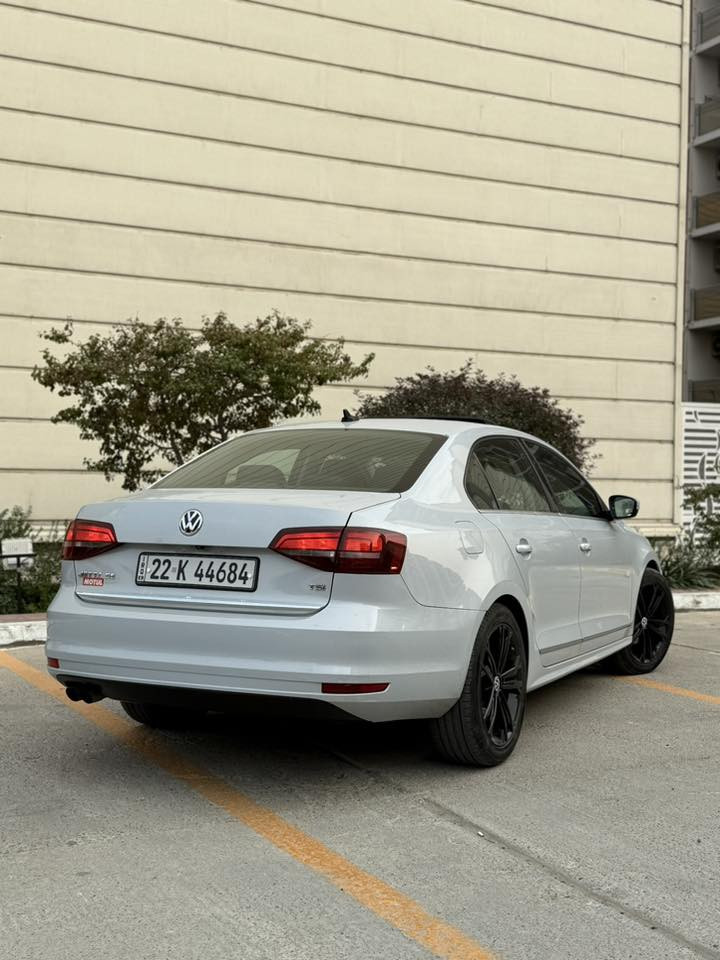 فولكس فاكن جيتا [ jetta ] 
 اعلى مواصفات 🔥
الموديل: [ 2017 ]
المحرك: [ 1800 / تيربو ] المرغووب ⚠️
الگير: [ اوتو ]
الممشى: [ 97 الف ميل ]
اللون : [ سموك - مميز ]
الحالة: [ السيارة كفالة عدا بارد في هلال الجاملغ فقط فقط ]

السعر .. [ 15,500$ - بيها مجال بسيط ] ✅

[ الـــــمـــواصــفـــــات ]

سلايد روف , شاشة كبيرة , كاميرا , كشنات جلد تدفئة , كاميرا , 

رقم اربيل : [ باسمي تحويل مباشر ] ⁉️

الموقع: [ بغداد - حي العدل ] 📍

للتواصل واتس اب او اتصال : [ *********** ]

#جيتا #gti #فولكس_واكن
