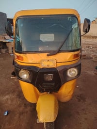 شلونكم شباب تكتك للبيع موديل 2018/شهر 11الون اصفر اوراق كامله 7 شركه ا...