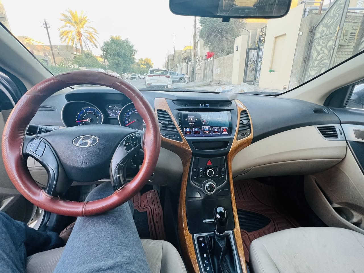 السلام عليكم
النترا 2015 خليجي محرك 1800 
السعر 103  للتواصل ***********
