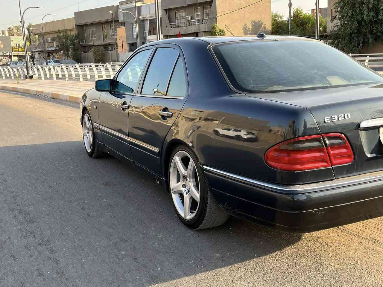 للبيع ام عيون موديل 98محرك في السياره كلش حلوه ولا كن بيه نقوصات بسيطه حداديه اماميه خلفيه جديده مكينه وكير حلواه تبريد شغال ويه السويج رقم دهوك قديم اكفلك مداور عارضه بسعر مناسب الي اتفيده يتصل مارد عل مواقع ***********
