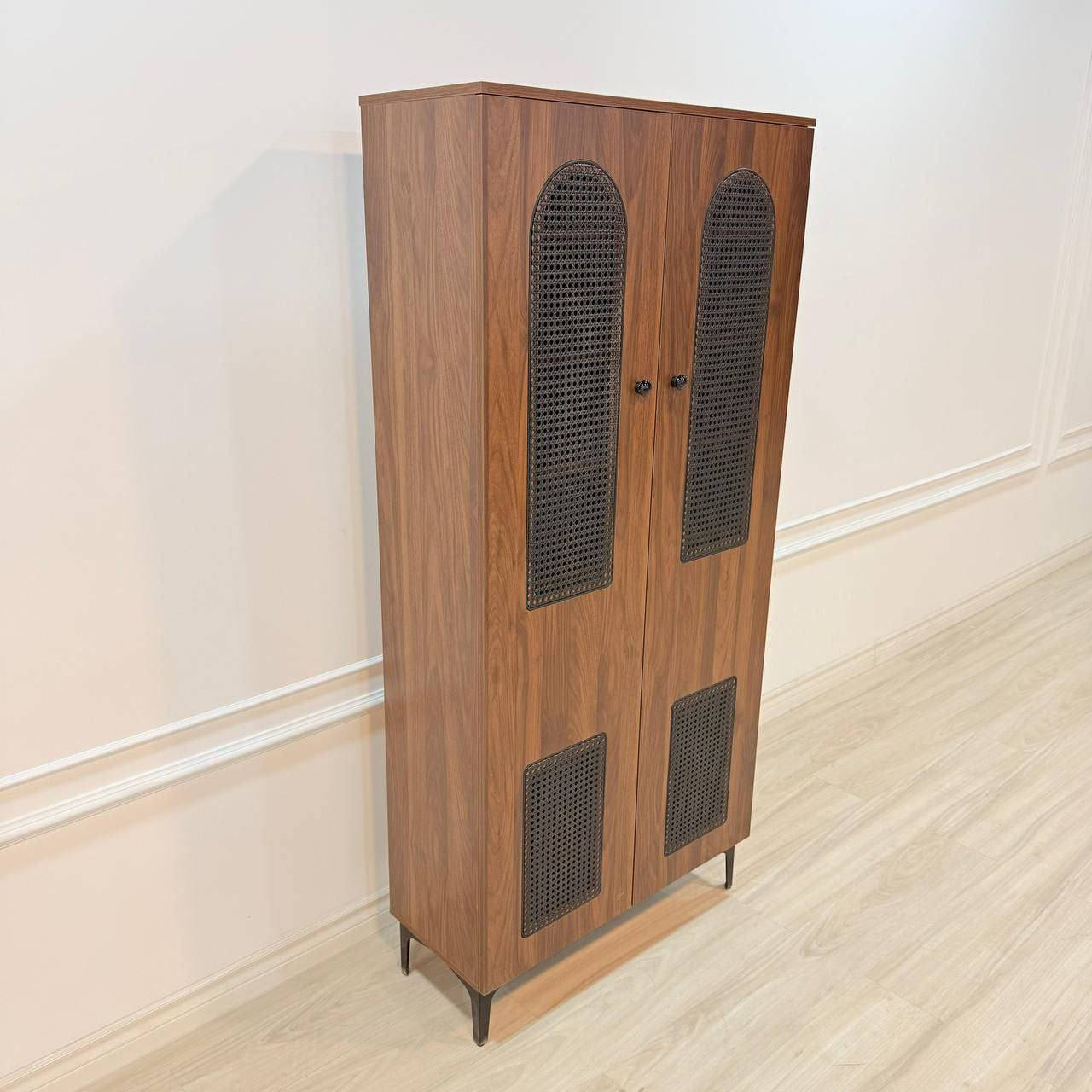 خزانه 2 باب 
ارتفاع 175 سم 
عرض 80 سم 
عمق 32 سم


**إذا كنت صاحب هذا الإعلان وتريد حذفه لأي سبب، رجاءا أرسل رسالة إلى الدعم الفني**