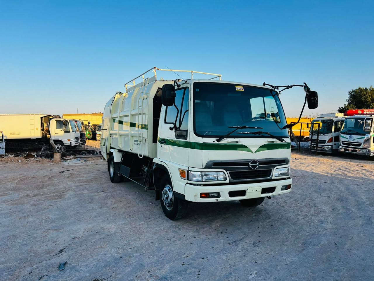 اللهم صل ع محمد وآل محمد 👍🇮🇶🇮🇶
هينو انكر ابو الشفه  كابسه نفايات كبسه 10 مكعب 
مكينه 6 سلندر بم ونوزل دخول جديد 
 معرض النصر / قضاء النصر / ذي قار 
***********
***********
