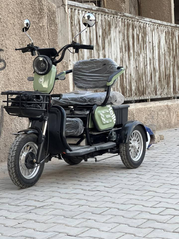 سلام عليكم شباب دراجه ثلاث عجلات اللبيع دراجه زيرو زيرو بعدها استخدامها 10يوم فقط وصل شراء موجود دراجه بعدها زيرو كل غراضها كامله وجاهزه تجي وتفحص وشوف بعينك كل عيب ونقص مابيها. مواصفاتها تخبل 

الموديل 2026
بطاريات دبل  
النوع 3عجلات 
السرع 1.2.3
المقاعد 3 ووصير ثنين وصير نفر واحد 
تشغيل عن بعد 
جهاز انذار السرقه 
تشغيل عن طريق الكارت 
بصمات سويجات كارتات كلها كامله 
بريكات 3 بل رجل وثنين بل أيد 
كرسي متحرك 
سله خلفيه وسله اماميه 
اشاير رباعيه
تايرات جوبلس 
بريكاتها بل مكان 
دراجه مشحونه مرتين  فقط 

اي استفسار اتصال 

*********** 

العنوان بغداد
