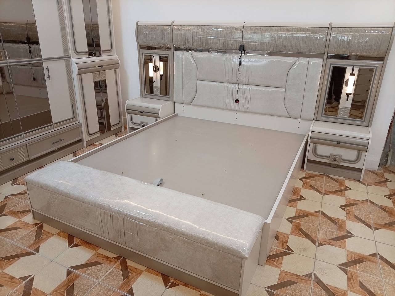 غرف نوم تركي 11قطعه اصليه
البيع اسعار جمله معا شد ونقل مجاني
ضهر بلوك برغي جوي حديد
صبغ حراري ضمان فتح وشد أكثر 10مرات
التواصل مع خاص
*********** واتساب
