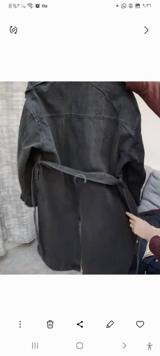 ترانشكوت ابو الفيكه مطعم من الصدر كابوي والباقي كتان مثل الجلد ابو اللمعه ومن الظهر كله كابوي بالبس يموت يجنن الي تريد تحجز هذا رقم الواتساب ***********
