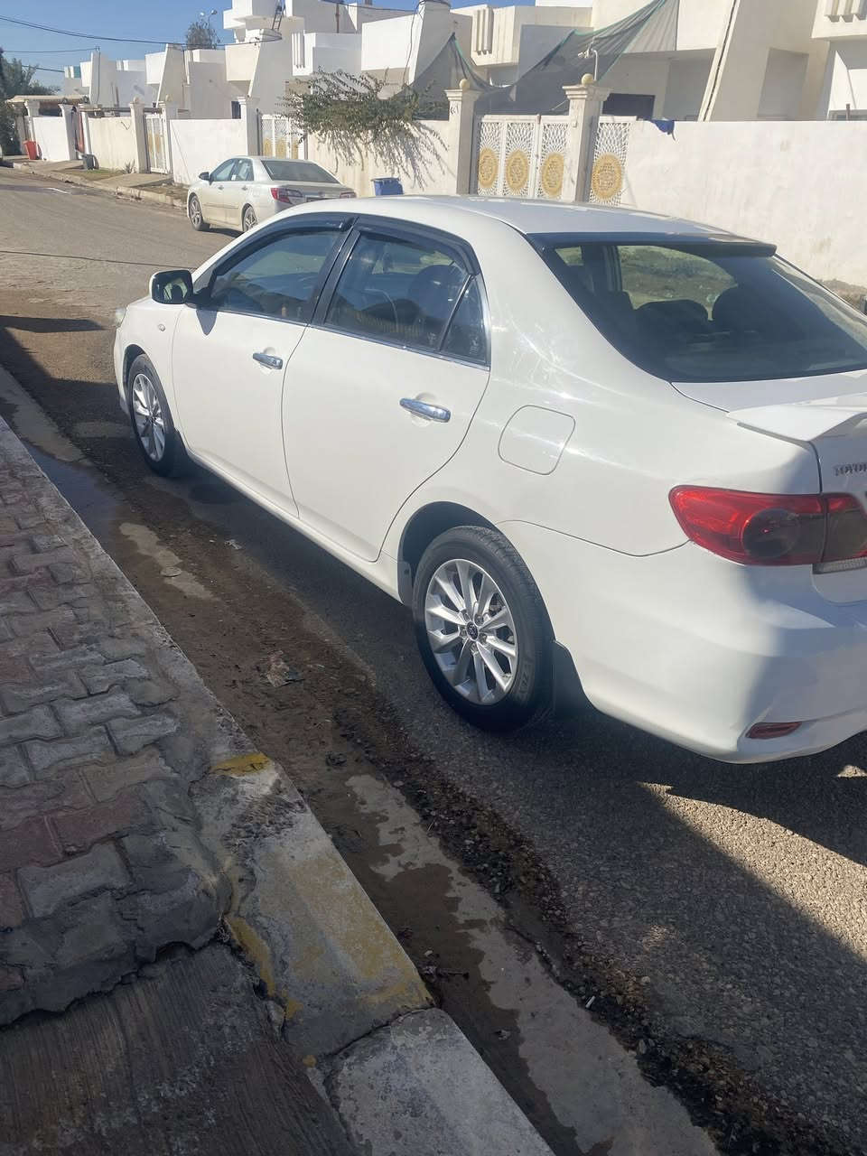 السلام عليكم 
اخواني 
كورله خلجيه محرك (1800)
موديل (2011) 
السياره مكفوله قطرت صبغ ما بيها 
ترايها بشرط جديد جديد 
كشرها جديد 
دخلها احلى بعد 
رقم بغداد 
غرفتها جديده 
دوشمه عام حته السقف 
سياره بشرط ربع دينار ما تصرف عليها 
الموصفات 
تحكمات استيرن جهتين 
مري شفط 
شاشه كامري 
تخم تاير 
محرك كير شركه عده قبع بدلت واشر فقط 
مروس او نقد 
تخم تاير جديد خمسه ويلكب 
نصبتها تخبل 
مكاني الرمادي 
السعر (135) مجالها قليل 
***********

‭0773 378 1061‬
