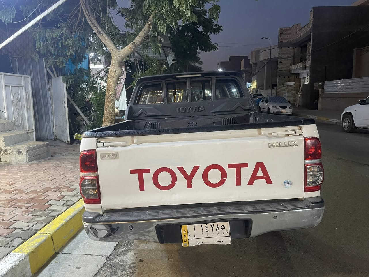 من رخصة الادمن
هيلوكس ٢٠١٤ للبيع 
شاصي ١٩ كويتي 
السياره مابيها اي صبغ فقط بارد 
تحكم ستيرن 
السياره اوتماتك 
شاشه الاصليه مالتها 
السعر المطلوب ١٨.٥٠٠$ وبيها مجال للطيبين 
تحويل ثاني يوم 
رقم ديالى 
السياره موجوده بغداد بلكريعات 
للاستفسار اكثر الاتصال هذه الرقم ***********
ابو حسن
