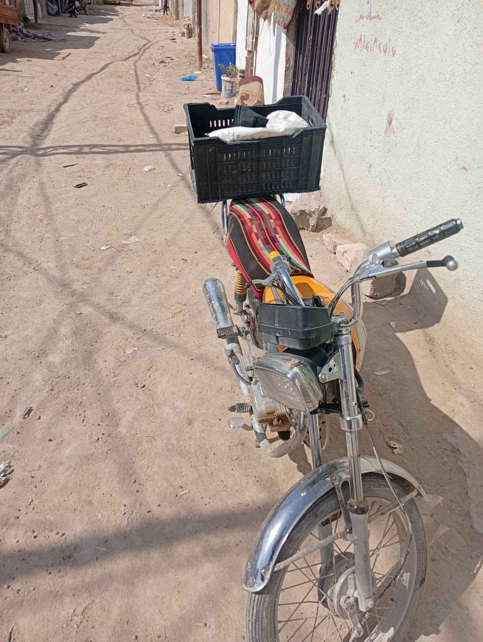 كلك مكفولة للبيع ماعازه شي 250وبيه مجال ***********
