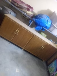 بوفيه للبيع جديده مو مستخدمه. 07802715689