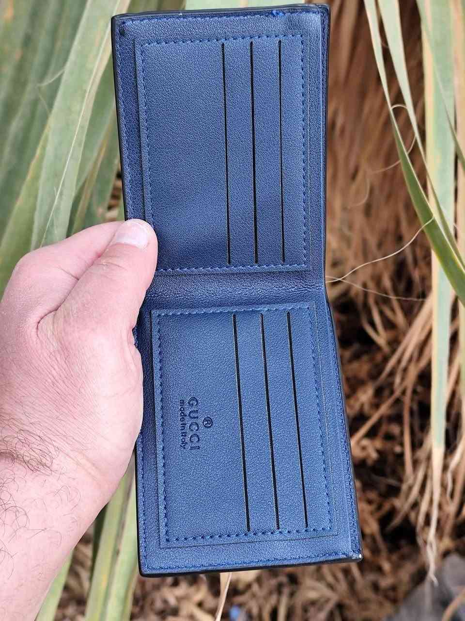 پألوان زاهيه الجميله كوجي 

محفظه رجالية نظافة 100%
تحفظ كل مستمسكات الشخصية والباجات
تحفظ كل فآت العملات النقديه
لون ازرق ذو أبعاد متموجه مزخرف مطعمه بالجلد الاسود
كجول ورسمي
قطعه راقيه مال هدايه واقتناء
تجيك بعلبه حافظه مع الكارت

سعر المحفظه 20 الف
التوصيل مجاني لكل محافظات العراق

للحجز التواصل على الخاص( ترسل رقمك وعنوانك الكامل )

اضغط على متابعه للصفحه لمشاهدة كل ما يليق بأنقاتك
من متجر الاقتناء والهدايا الفخمه ( انس براند للاناقه العامه )


**إذا كنت صاحب هذا الإعلان وتريد حذفه لأي سبب، رجاءا أرسل رسالة إلى الدعم الفني**