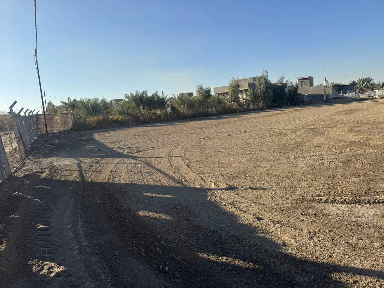 السلام عليكم ارض طابو زراعي سند/25/المساحه. دونم
الموقع خلف جامعه بابل / 
للاستفسار 
محمد رشيد ‏‪***********‬‏
منتظر الصليخي ***********
                        ***********
