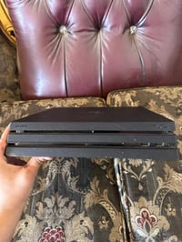 بلي 4 برو. 1 تيره  كامل نضيف سعره 225 ويا الاقراص ويدات 2  عنوان بغداد...