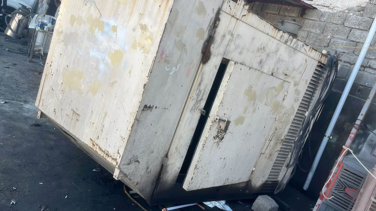 مولدة بيركنز 80 كيفي 105 اربعة سلندر جاهزة شغالة بدون نقص
***********

