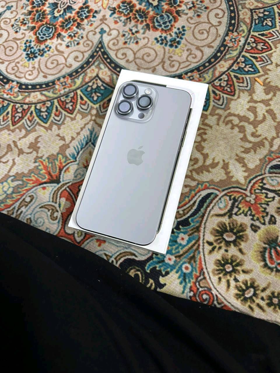 ايفون 15 برو ماكس ماستر 
بطاريه 87 اخر تحديث
ذاكره ،256
الجهاز نضيف مال بنيه شخط مابي 
اذا بي شخط يرجع 
مكاني بغداد 
سعر مليون و 100 و بي مجال 
***********