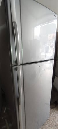 ثلاجه توشيبا الاصليه اخو الجديد ١٨ قدم بخاخ بلاديه شرط وضمان ٢٢٠ الف 0...